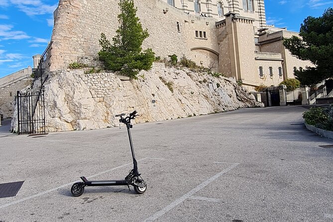 E-Scooter Virtual Guided Tour in Marseille - Background