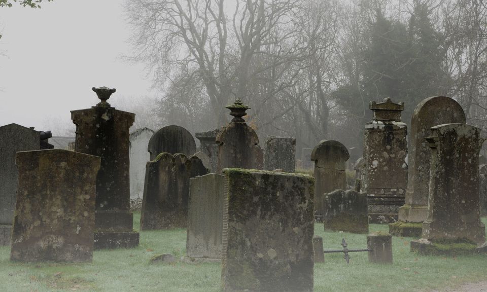 Edinburgh: 2-Hour Ghost Tour in Spanish - Common questions