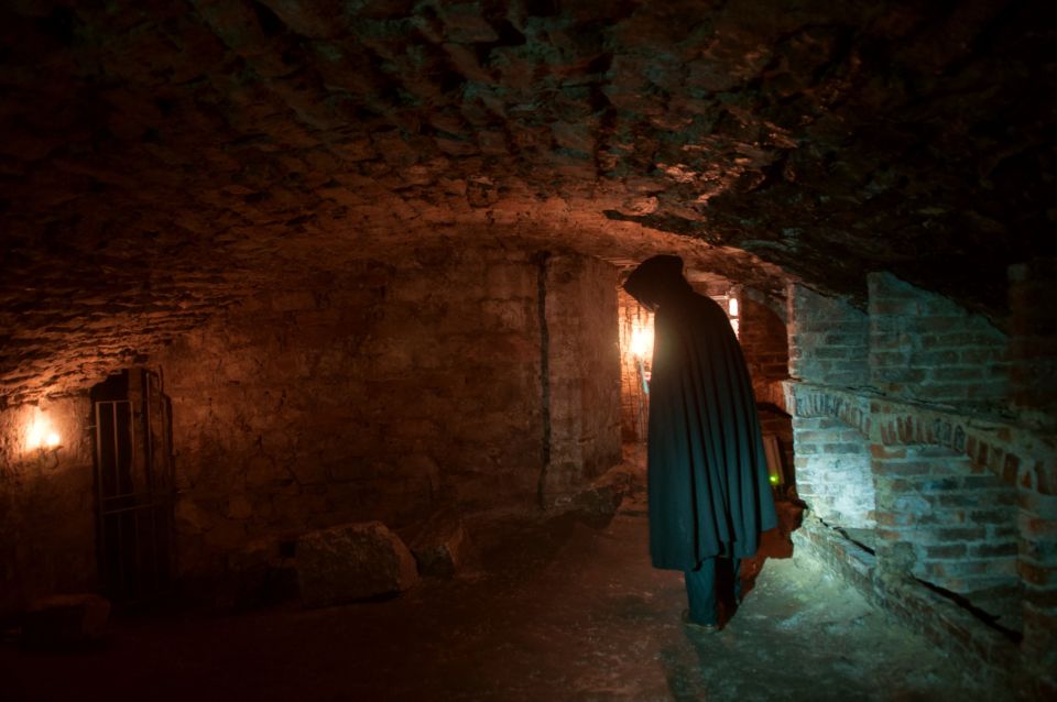 Edinburgh: Ghostly Underground Vaults Small-Group Tour - Common questions