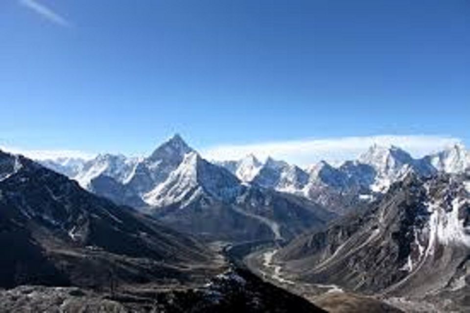 Everest Base Camp & Kala Pattar Trek - 15 Day - Hiking up to Lobuche