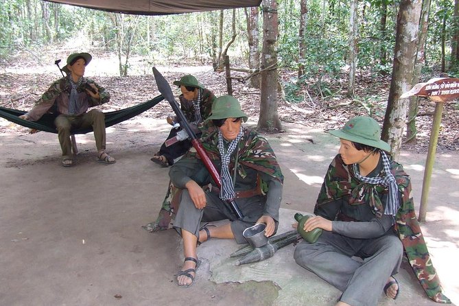 Exploring Cu Chi Tunnel Morning With Medium Group - Traveler Experience