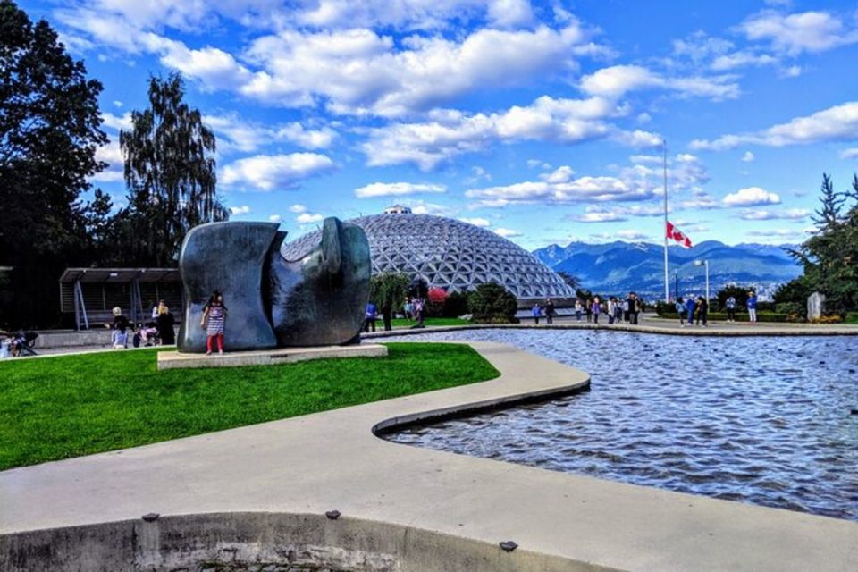 Four Hours of Vancouver Bliss: Unforgettable Memories Await - Expert Guided Tour