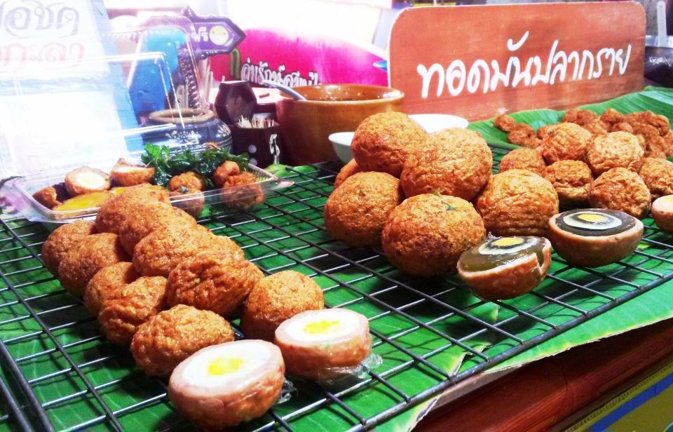 From Bangkok: Chachoengsao Tour and Bang Pakong River Cruise - Bartering at Khlong Suan Market