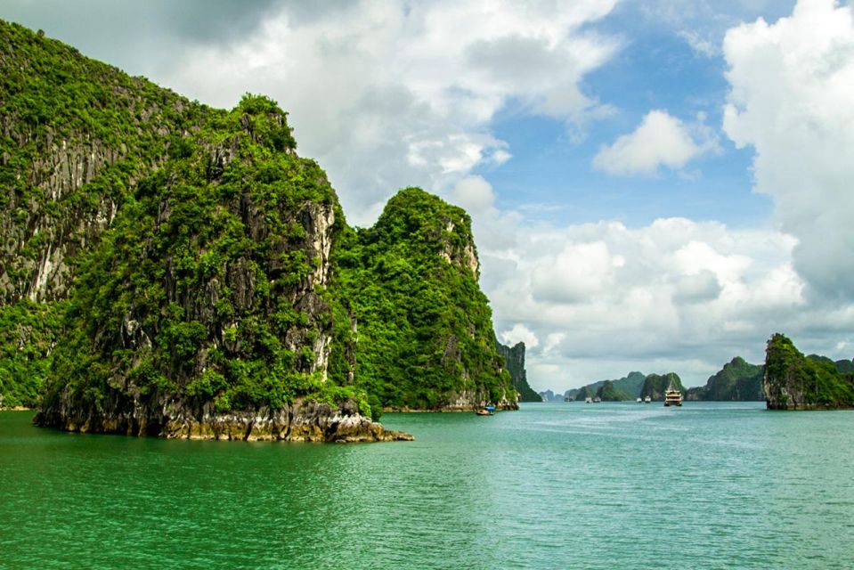 From Hanoi: Full-Day Visit to Halong Bay - Tour Experience