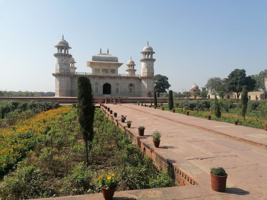 From Jaipur: Private Sunrise Tour of Taj Mahal & Agra Fort - Common questions