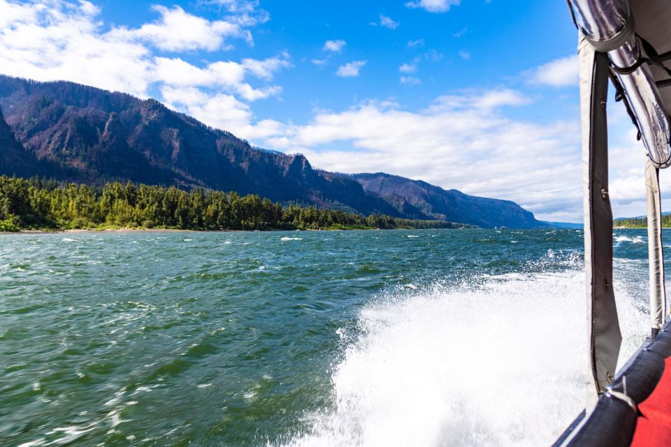 From Portland: 7 Wonders of the Gorge Jetboat Cruise - Live Guide Commentary