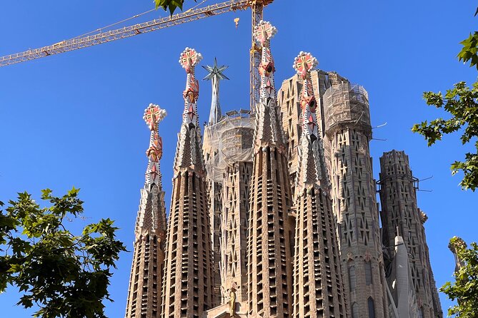 Gaudí & Sagrada Familia Tour - Meeting Point and Logistics