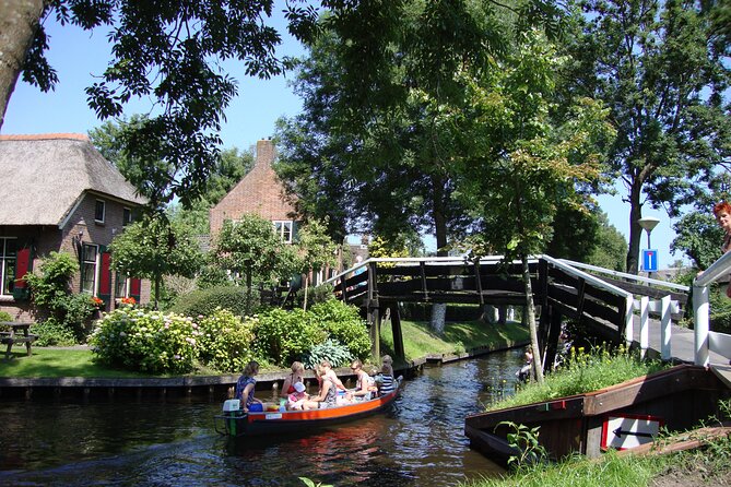 Giethoorn Day Trip From Amsterdam With Cruise and Cheesetasting - Common questions