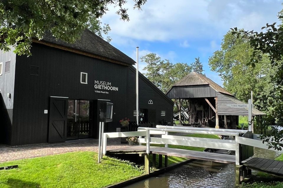 Giethoorn: Walking Tour Canalboats, Old Dutch Houses & More! - Directions