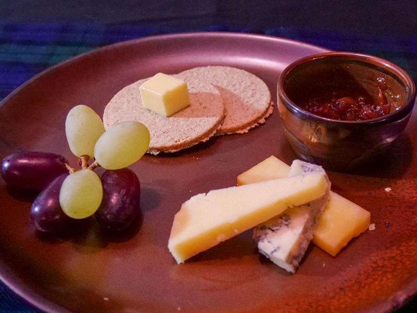 Glasgow: Whisky Flight and Scottish Cheeseboard - Culinary Experience Highlights