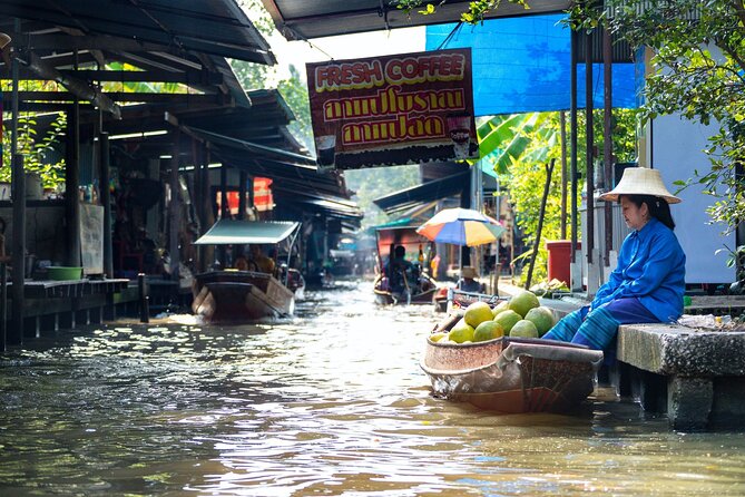 Half Day Railway Market and Damnoen Saduak Floating Market Tour - Common questions