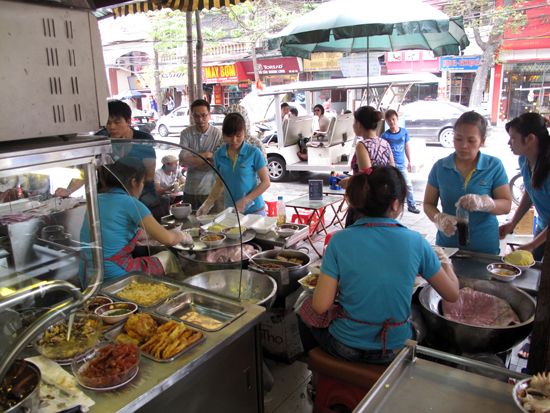 Hanoi Food on Foot: Walking Tour of Hanoi Old Quarter - Customer Testimonials