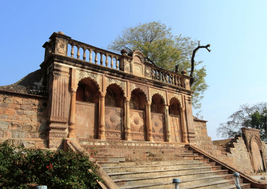 Heritage & Cultural Walk of Jhansi (Guided Walking Tour) - Guide Information