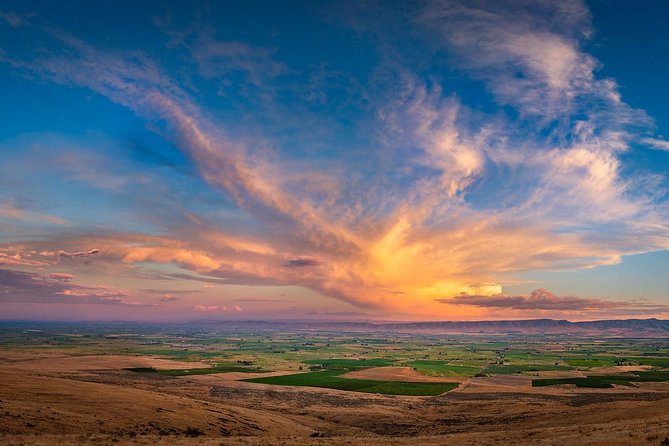 Hike Mt. Rainier & Taste Yakima Valley Wine: All-Inclusive Day Tour From Seattle - Background