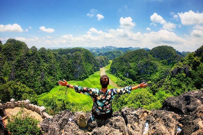 Hoa Lu Tam Coc History and Caves Tour With Lunch From Hanoi - Traveler Feedback