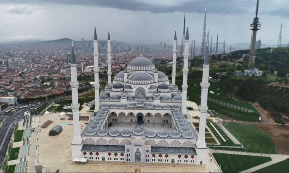 Istanbul: Highlights of Two Continents, Coach & Cruise Tour - Highlights of Asian Continent Exploration