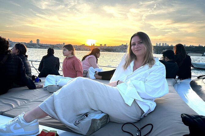 Istanbul Sunset Luxury Yacht Cruise With Snacks and Live Guide - Common questions