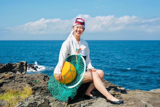 [Jeju] Private Photoshoot With Traditional Pearl Diver Haenyeo Costume - Dressing Up as a Haenyeo