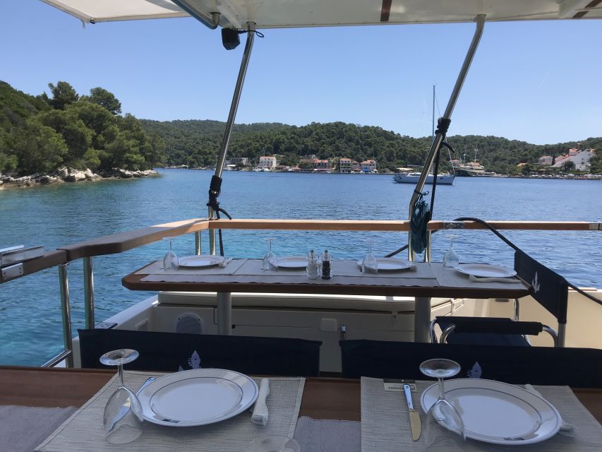 KorčUla: Island Yacht Cruise With Wine Tasting and Dinner - Booking Information