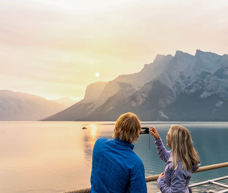 Lake Louise: Open-Top Shuttle to Moraine and Lake Louise - Shuttle Schedule