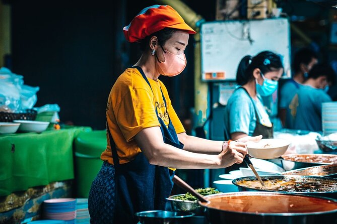 Lanna Kingdom Chiang Mai Food Tour With 15 Tastings - Papaya Salad Sampling