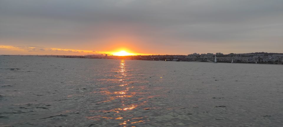 Lisbon: City Boat Cruise Daytime/Sunset/Night With Champagne - Common questions