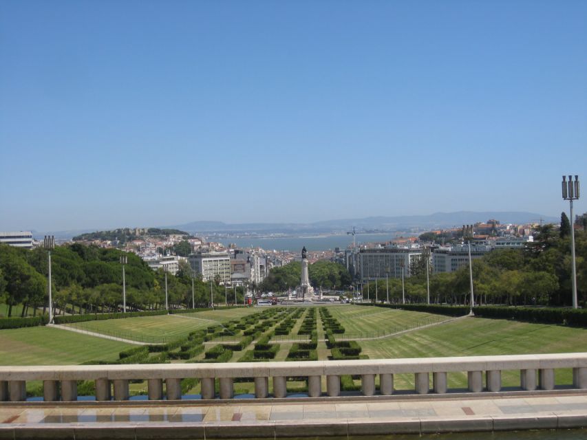 Lisbon Half-Day or Full-Day Small-Group Guided Tour - Gift Option and Meeting Points