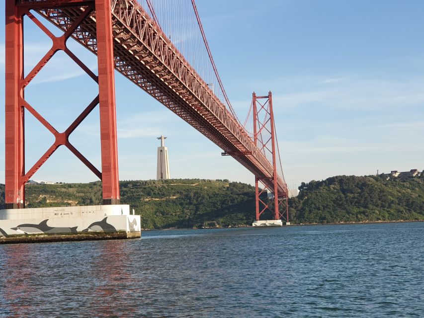 Lisbon: Lisbon Sightseeing by Boat With Locals - Common questions