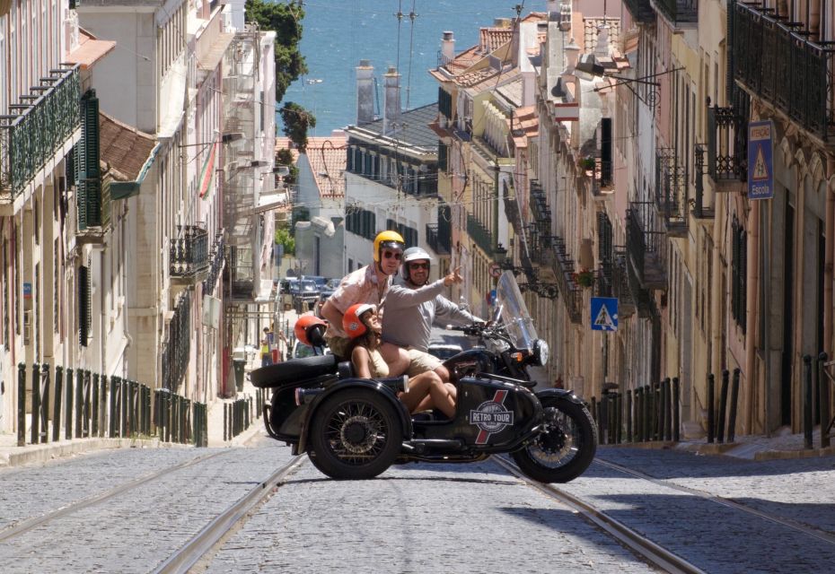 Lisbon : Private Motorcycle Sidecar Tour - Iconic Landmarks Viewing