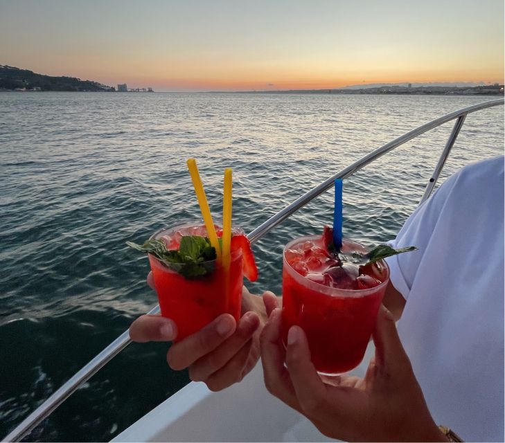 Lisbon: Sunset Tagus River Cruise With Welcome Drink - Enjoy Sunset Views With Welcome Drink
