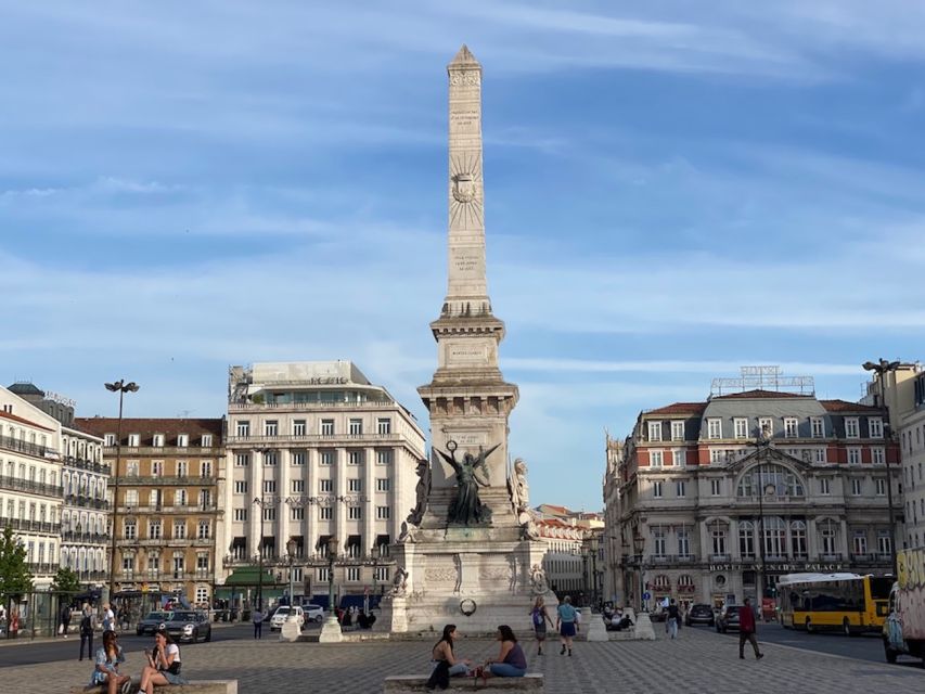 Lisbon: Walking Tour for Absolute Beginners - Meeting Point and Logistics