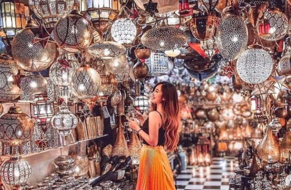 Marrakech's Colorful Souks: Dive Into a Shopping Wonderland - Meeting Local Artisans