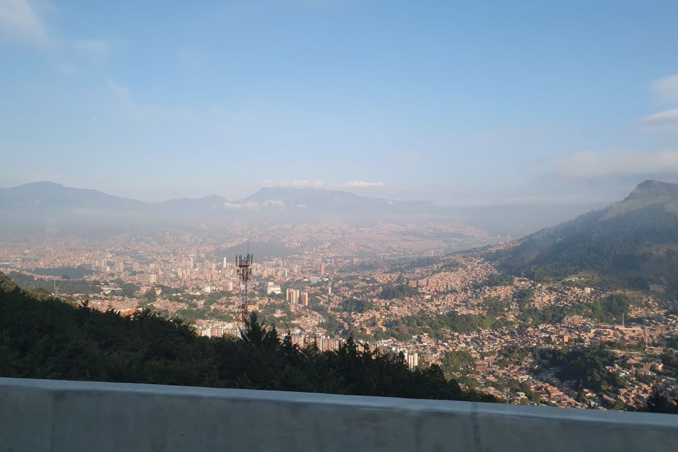 Medellín: 1-Way Transfer From José María Córdova Airport - Meet and Greet Airport Service