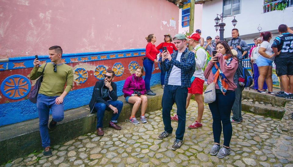 Medellin: Guatapé Tour, Lunch, Cruise, & Piedra Del Peñol - Included Services and Options