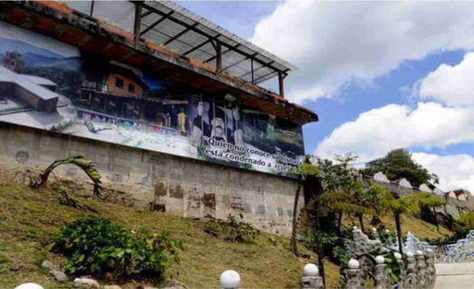 Medellín: Pablo Escobar & Comuna 13 Full-Day Tour With Lunch - Booking Details and Flexibility