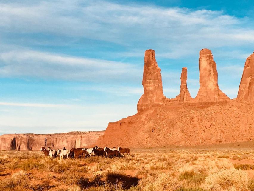 Monument Valley: Backcountry Jeep Tour With Navajo Guide - Tour Highlights