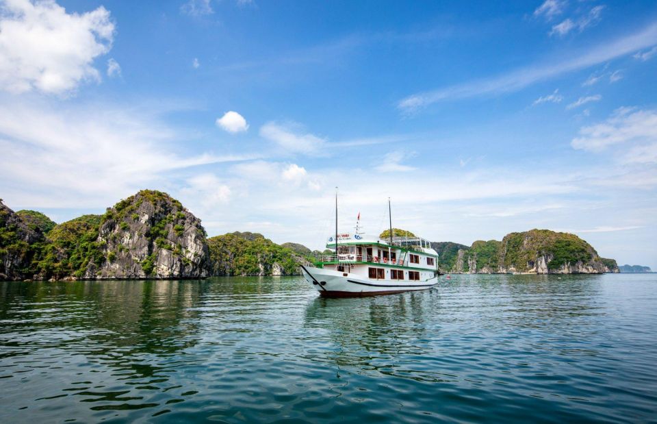 Ninh Binh: Ha Long, Lan Ha Bay Cruise- Kayak, Bike,Meals,Bus - Common questions