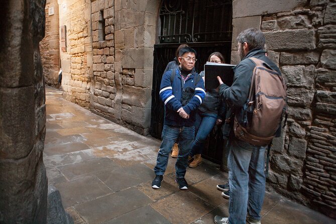 Old Jewish Quarter Barcelona Private Tour With Virtual Reality - Contact and Further Assistance