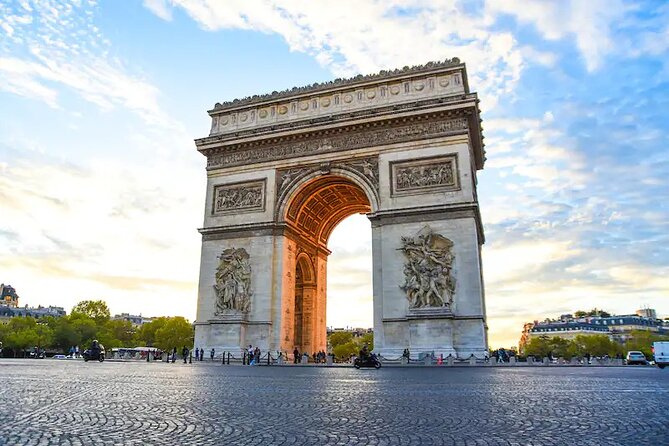 Paris by Yourself (4-8h) With English Speaking Driver by Minivan - Traveler Restrictions and Guidelines