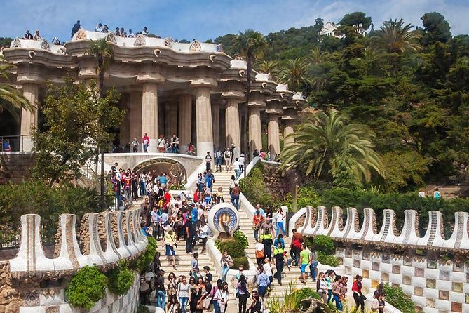 Park Guell Whimsical Gaudi Tour W/Modern Style Expert Guide - Common questions