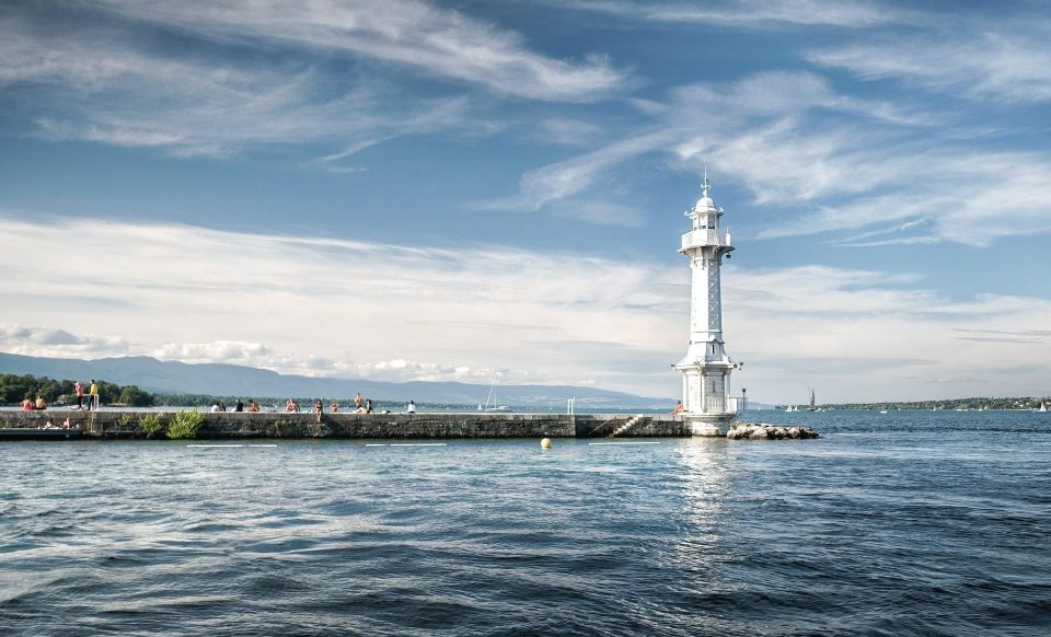 Pearls of Geneva – Family Walking Tour - Family-Friendly Two-Hour Exploration