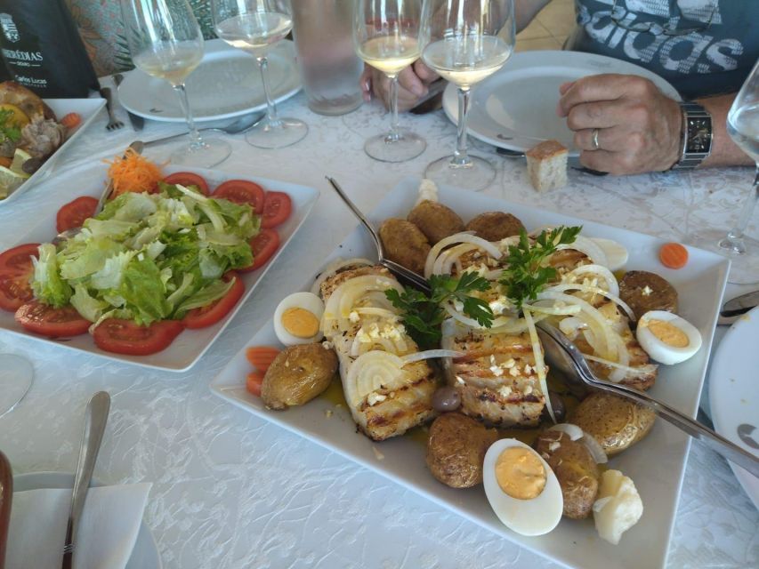 Peso Da Régua: Douro Valley Tour With Lunch and Wine Tasting - Tour Logistics