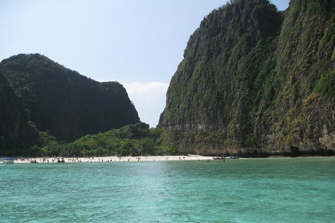 Phi Phi Khai Islands Full Day Tour With Lunch by Catamaran - Group Size and Tour Guide Information