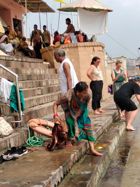 Pintu Tourist Guide in Spanish & English in Varanasi/Benares - Meeting Points