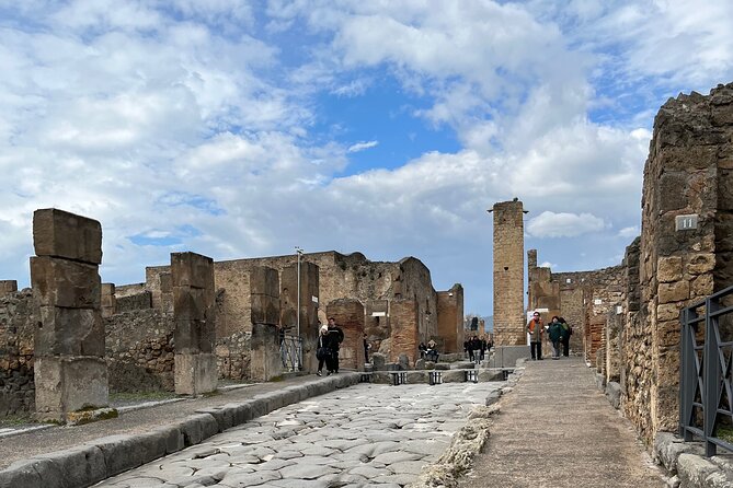 Pompeii Walking Tour - Directions and Accessibility