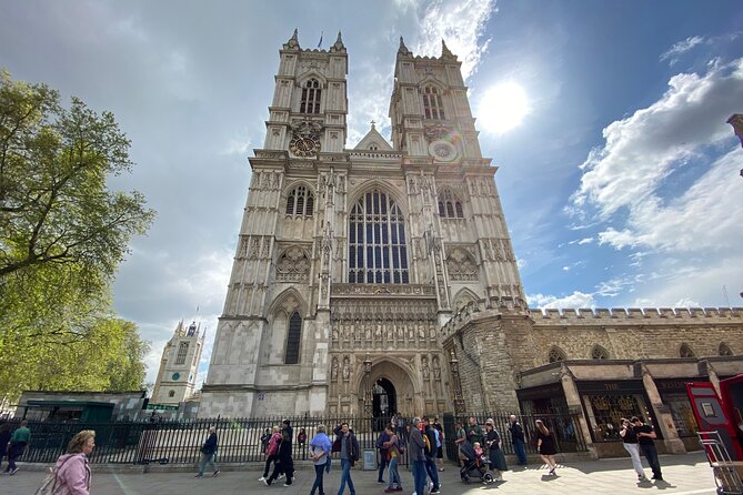 Priority Access Westminster Abbey Tour With a Professional Guide - Tour Guide and Priority Access