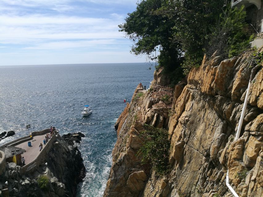 *Private Round-Trip Shuttle: Quebrada Cliff-Dive Watching - Safety Precautions