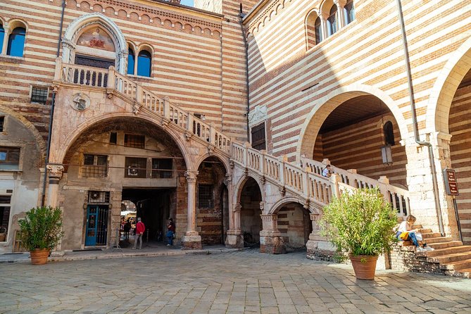 PRIVATE TOUR of Verona: Highlights & Hidden Gems With Locals & Snack Included - Common questions