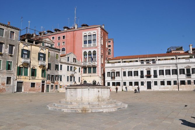 Private Tour: Venice Rialto Market, San Polo and Frari Church Walking Tour - Rialto District Exploration