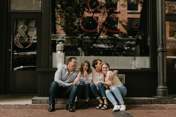 Private Vacation Photography Session With Local Photographer in Vancouver - Iconic Locations for the Shoot